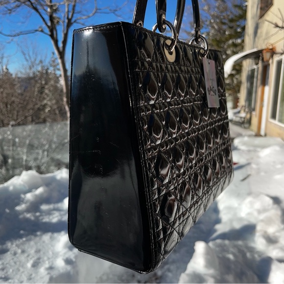 Dior: Lady Dior Charms Patent Enamel Cannage Lambskin Shoulder Handbag (Black) - Picture 13 of 16